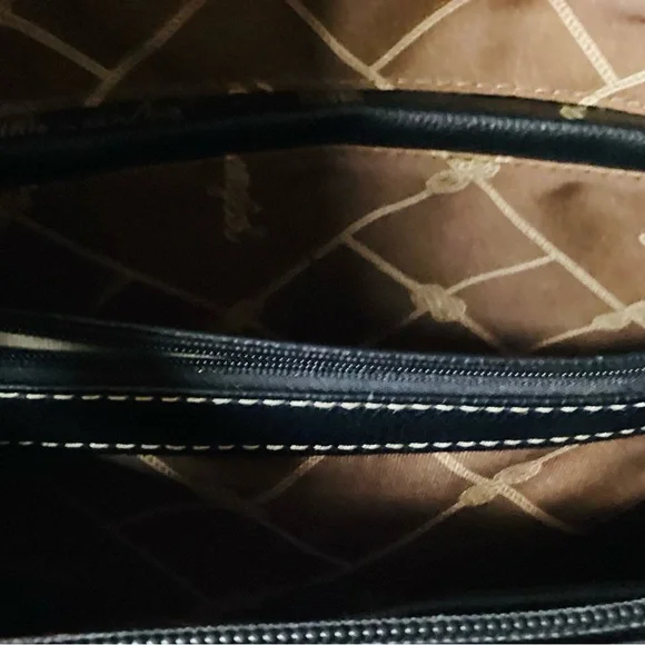 Wrangler Aztec Print Leather Tote Bag with Concealed Carry - Picture 11 of 12